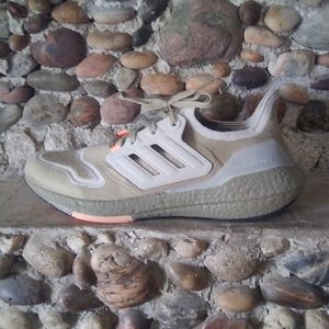 Adidas Ultraboost 22